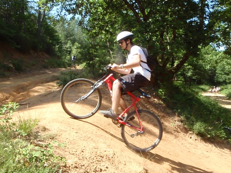Village Camps International Summer Camp Ard&egrave;che, France 2019-07-26 https://www.villagecamps.com/journals_admin/images/70-8-Charles making it look easy.jpg